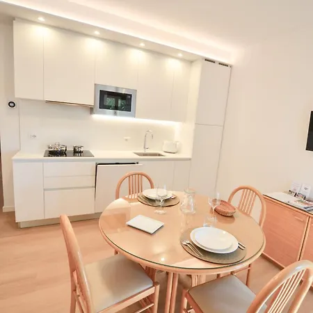 Phoenix Aparthotel 2*